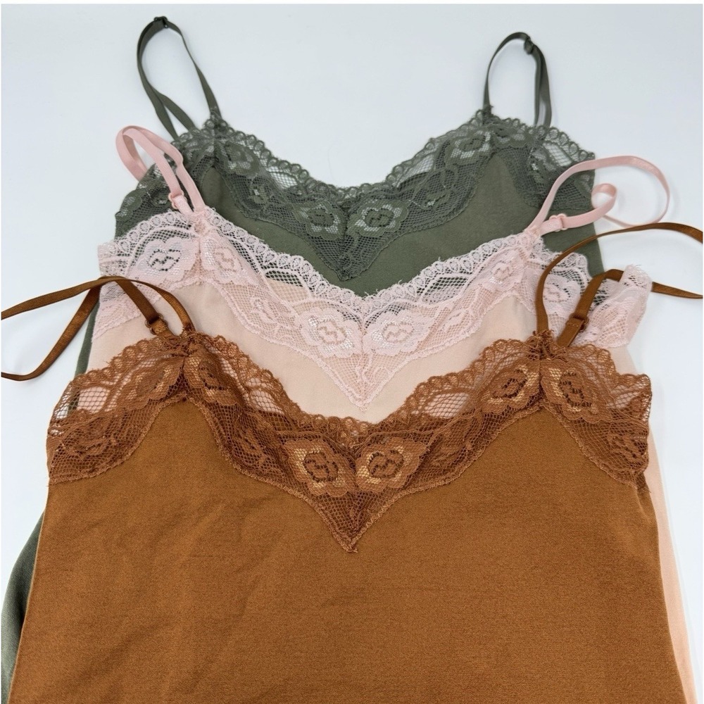 Poof! Set of 3 Womens Small Medium Brown Beige Green Lace‎ Trim Tops Layer